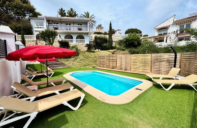 Bonita y espaciosa villa cerca de Fuengi, piscina, a/c, WIFI, NO menores de 40