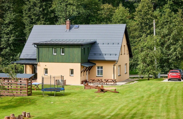 Acogedor apartamento para 5 personas con WIFI, TV, patio y vista panorámica