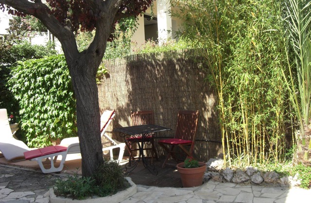 Bonito apartamento de 60 metros cuadrados con jardín y barbacoa en PAZ MONTPELLIER