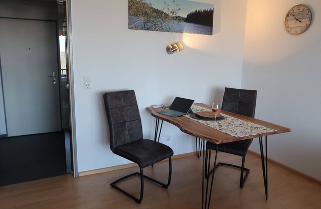 Hermoso apartamento con piscina, WIFI, TV, balcón, mascotas permitida y aparcamiento