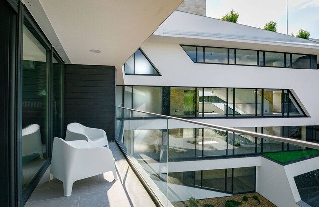 Precioso apartamento con WIFI, piscina, A/C, TV, terraza, mascotas permitida y aparcamiento