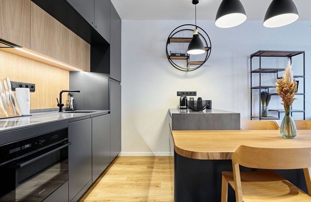 Hermoso apartamento para 4 personas con WIFI, A/C, TV, terraza y aparcamiento