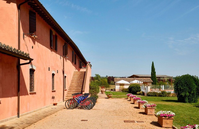 Precioso apartamento con WIFI, piscina, TV, mascotas permitida y aparcamiento, cerca de Spoleto