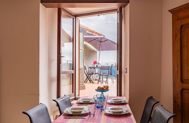 Acogedor apartamento para 5 personas con TV, terraza, mascotas permitida y aparcamiento