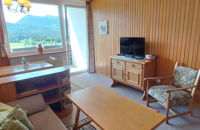 Nice apartment for 6 people with WIFI, TV, balcony, pets allowed and parking