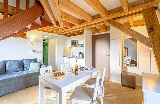 Acogedor apartamento para 6 personas con piscina, WIFI, TV, vista panorámica y aparcamiento