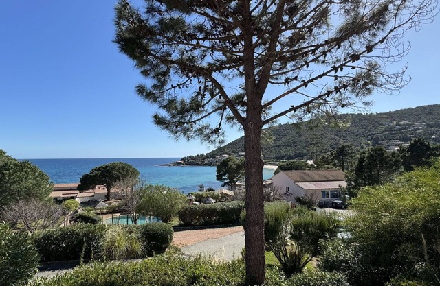Apartamento con A/C, piscina, WIFI, terraza, mascotas permitida, vista panorámica, aparcamiento