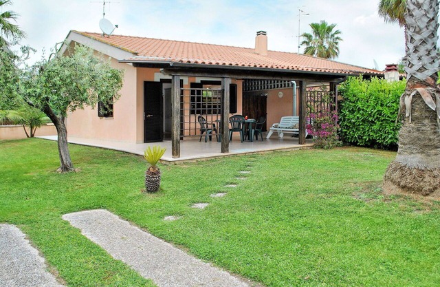 Precioso apartamento para 6 personas con WIFI, A/C, TV, terraza, mascotas permitida y aparcamiento