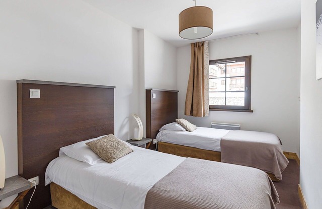 Hermoso apartamento con piscina, WIFI, TV, terraza, mascotas permitida y aparcamiento
