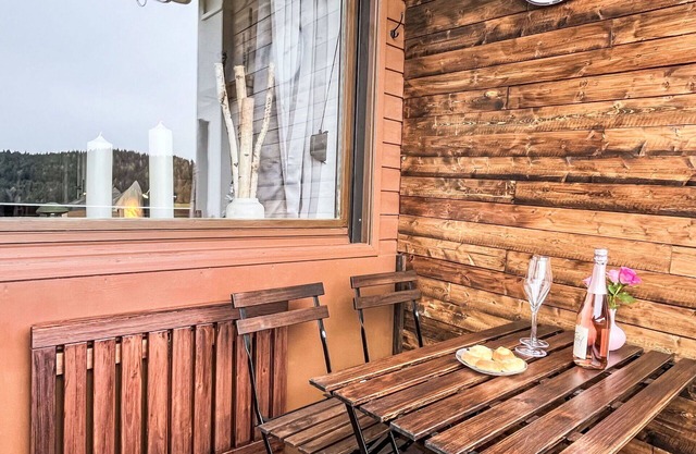 Acogedor apartamento para 3 personas con piscina, WIFI, TV, balcón y aparcamiento