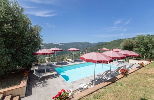 Acogedor apartamento para 8 personas con WIFI, piscina, TV, mascotas permitida y vista panorámica