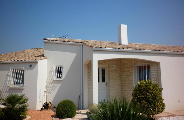 HERMOSA, COMODA, ESPACIOSA, BRILLANTE CASA EN PAZ La Rochelle (ST ROGATIEN)