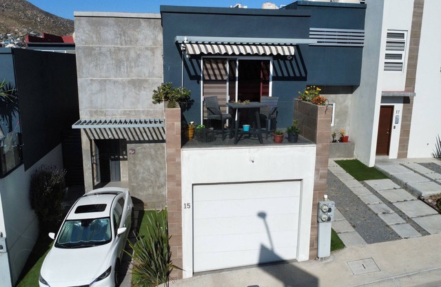 Nice home in secure private area, 15 min. to beach, 40 min. to wine country.
