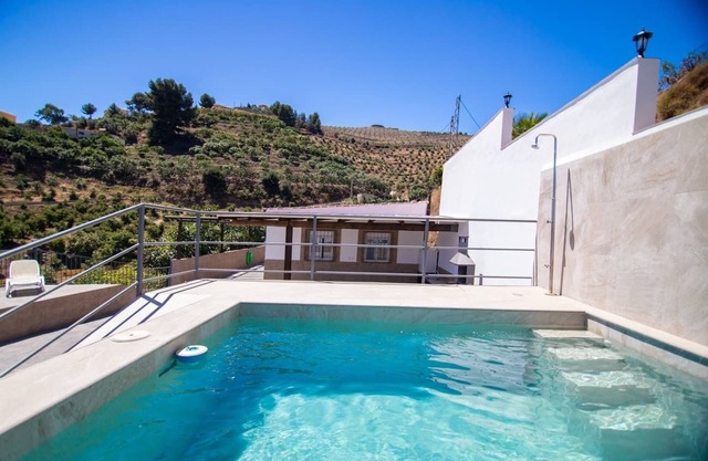 Bonita casa en Nerja con piscina AX-12N