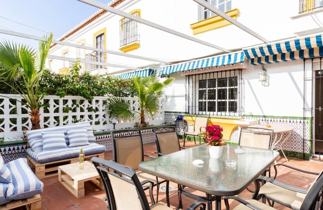 Bonita casa cerca del mar con piscina compartida