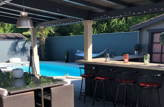 Bonita casa piscina a 7 minutos del hipercentro Burdeos