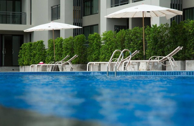 Bonito y moderno condominio de 1 habitación en la ciudad de Phuket, cerca del parque Suan Luang