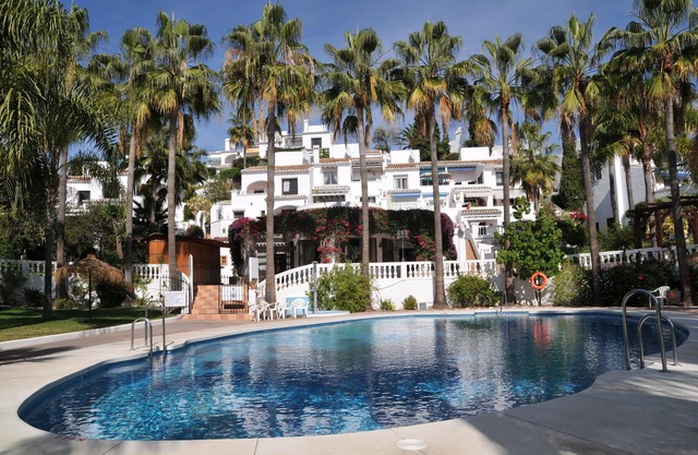 Bonito apartamento moderno de 2 dormitorios, Oasis de Capistrano Nerja