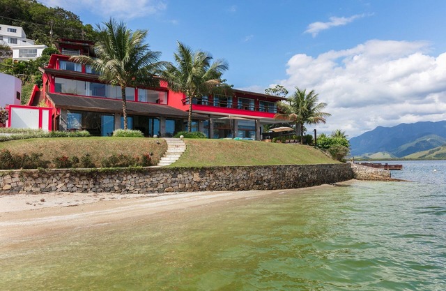 Linda villa frente al mar en Angra - Ang001