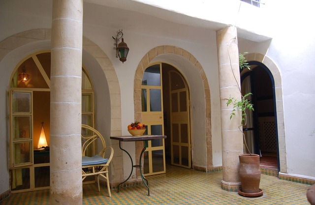 Bonito riad en medio del casco antiguo, a pocos minutos del mar.