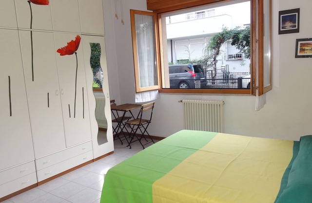 Bonito apartamento de tres habitaciones de 53 metros cuadrados a solo 50 metros de la playa.