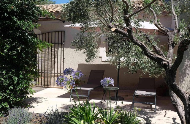 Nice villa with heated swimming pool, in Aureille, 8 persons