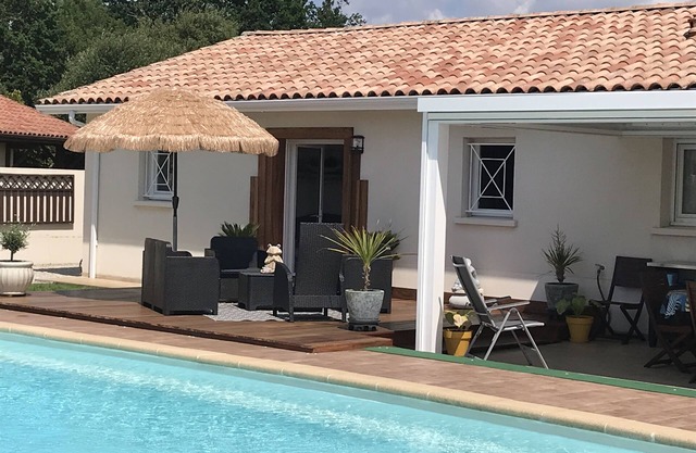 HERMOSA VILLA EN UNA CLASE DE NIVEL 3 * - GRAN PISCINA SEGURA PISCINA-6