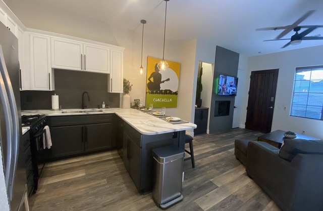 Muy bien decorado condominio de un dormitorio en La Quinta