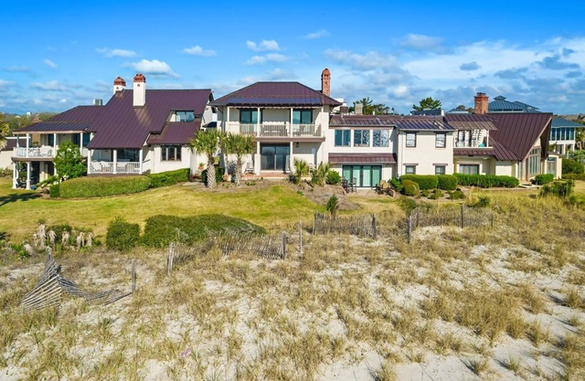 Villa en primera planta frente al mar con espectaculares vistas desde el patio