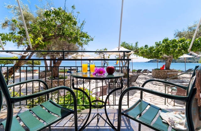 Apartamento estudio "Nikiana Club - Studio 4" con vistas al mar, piscina compartida y Wi-Fi