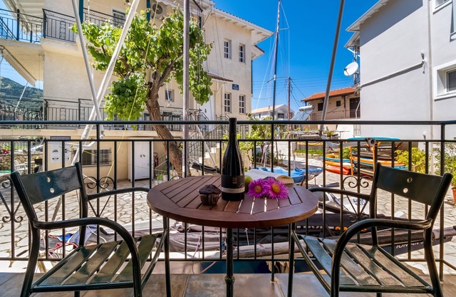 Apartamento estudio "Nikiana Club - Studio 6" con vistas a la montaña, piscina compartida y Wi-Fi
