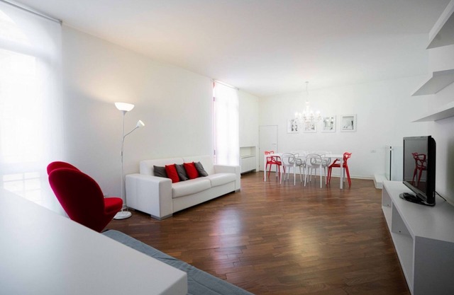 Nizza · Gran casa moderna de 2 plantas en el corazón de Verona