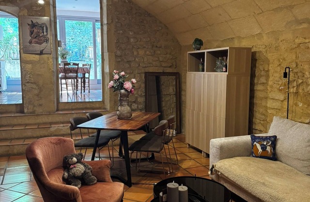 N ° 5 - Apartamento histórico de 70m2 en el corazón del centro con jardín.