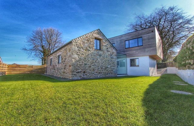 Luxurious barn on edge of Bodmin Moor & easy access to Cornish coast