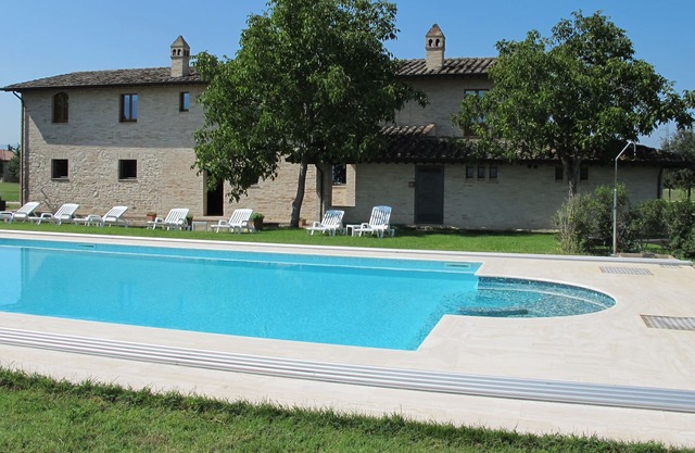 Villa noble en una finca de 70 hectáreas con una hermosa vista de Asís.