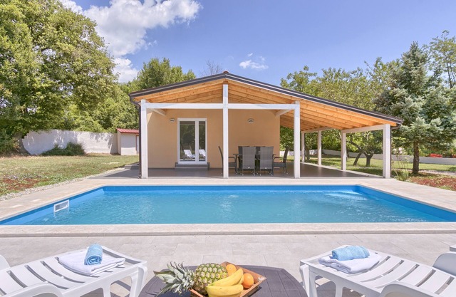 Noelene - Casa acogedora, piscina privada, barbacoa, zona tranquila, privacidad