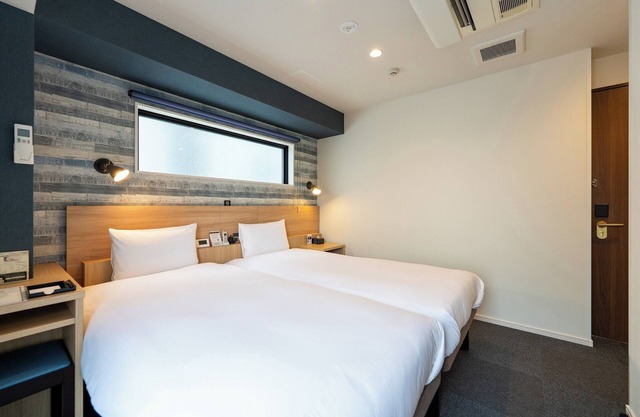Nonsmoking Hollywood Twin Room Free breakfast bread service included / Sumida-ku Tokyo