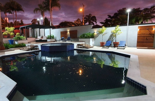 Nova e Linda Casa de Campo. Excelente Localização. Muita Segurança e Comodidade