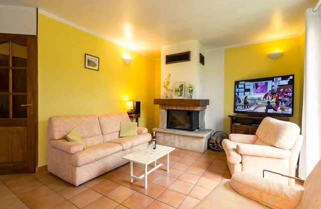 Casa Vacacional en Noves con Piscina