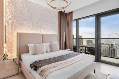 Novity Luxury Vida Marina 2BR Sea View 40th Floor