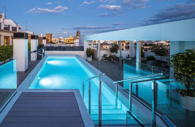 nQn Aparts & Suites Sevilla