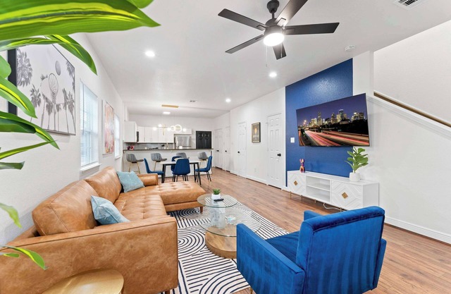 NRG MedCenter 2BD/2.5BA w FencedYard & WasherDryer
