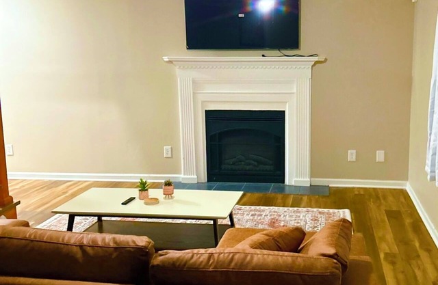 Spacious 3BR Townhome, Private Gated Patio, Coffee Bar & Blackout Comfort