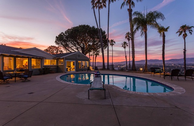 Oak Hills by AvantStay | Panoramic View, Pool, Spa