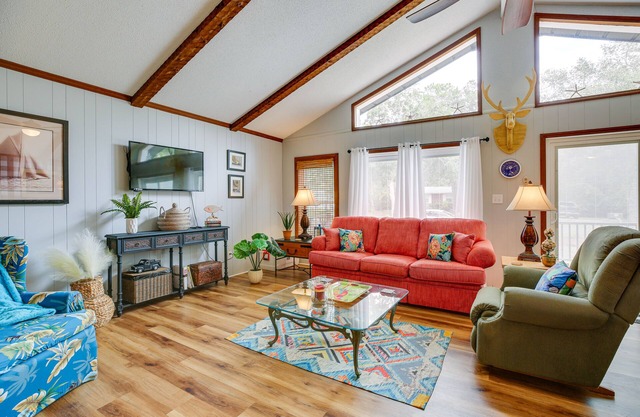 Oak Island Vacation Rental w/ Decks, Walk to Beach