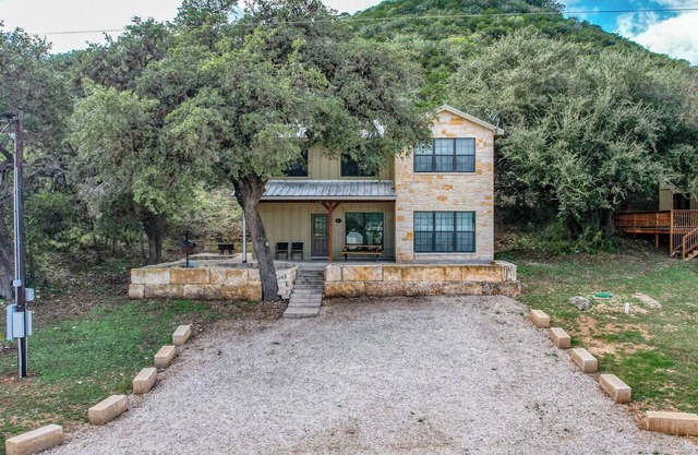 Oasis Lodge #1 on the Frio