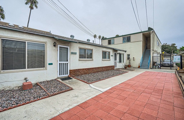 OB Cottage w outdoor patio / 3 min to the beach