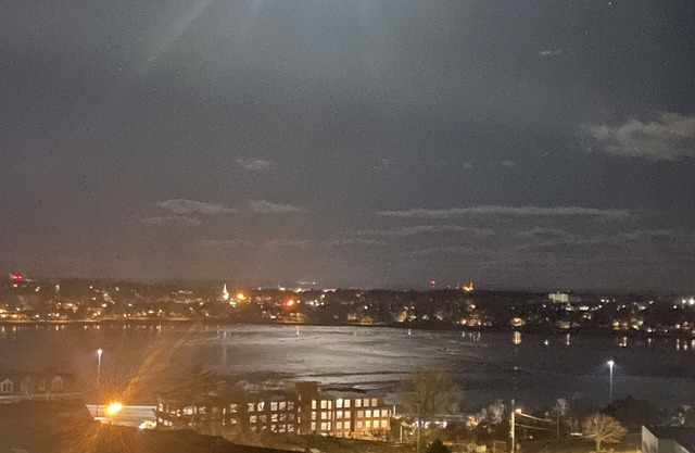 Ocean/ city view penthouse Luxury 3 level with bright floorplan and killer view