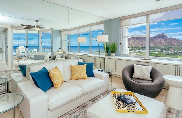 Ocean & Diamond Head Views Condo by Waikiki Beach