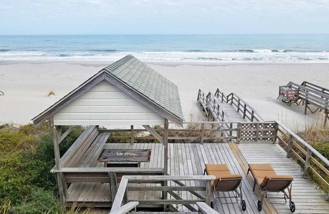 Ocean Front Selah mid Island, Porches, Decks, Dock